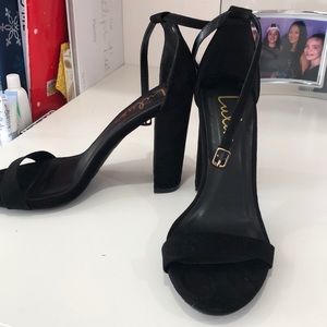 Lulus plain black suede chunky heels